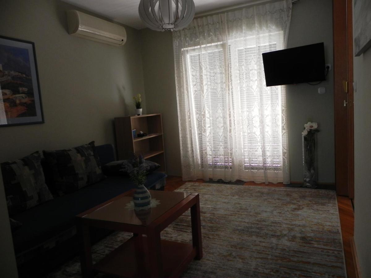 Apartments Katalenic セルツェ エクステリア 写真
