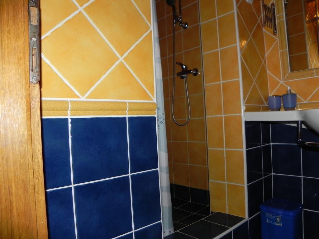 Apartments Katalenic セルツェ エクステリア 写真