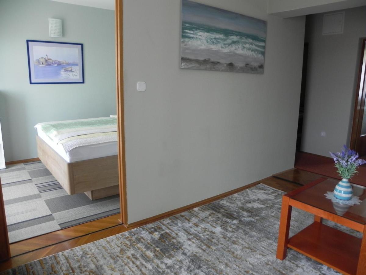 Apartments Katalenic セルツェ エクステリア 写真